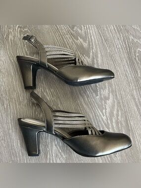 Easy Street Heeled Sandals Womens Size 9 M Pewter Gore Sapphire Metallic-NWOT